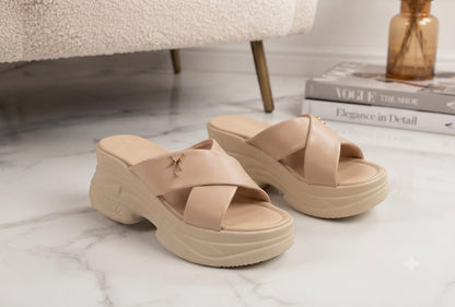 Wedge Cross Strap