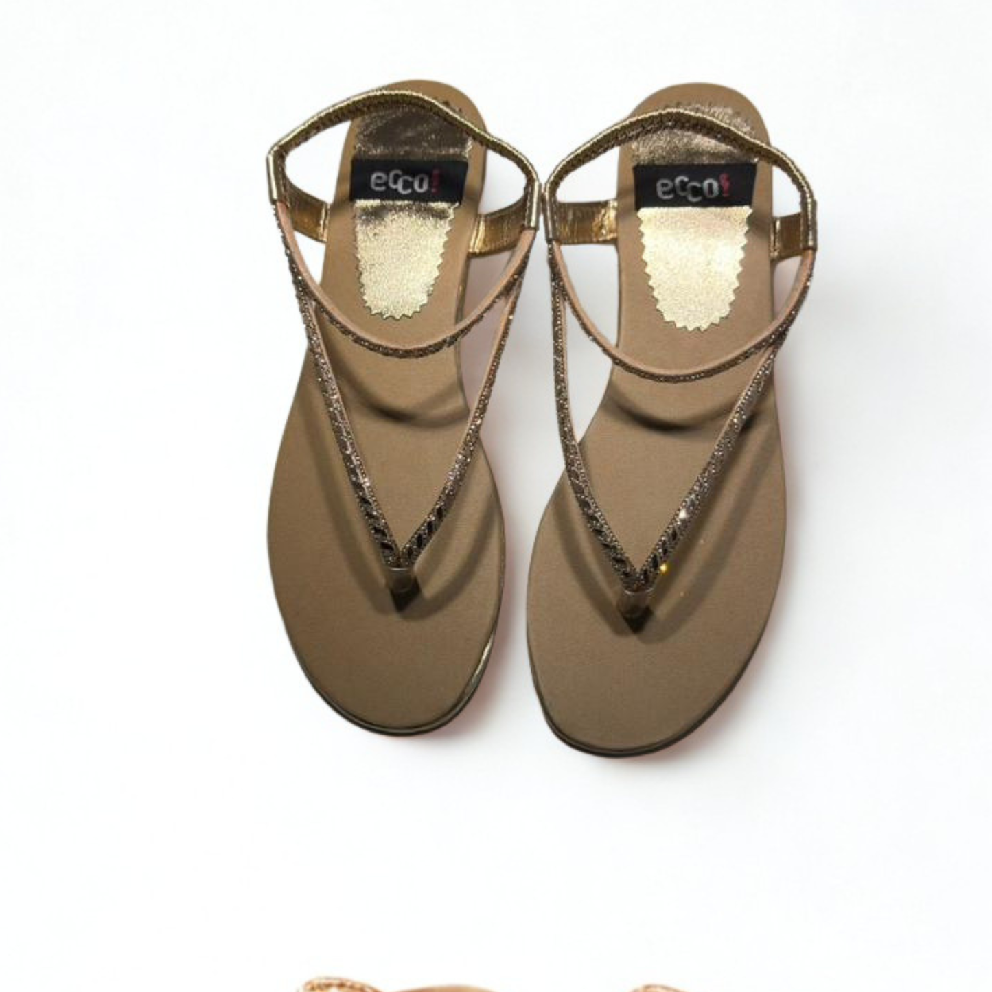 Elegant Gold Flat Sandals for Women – Comfortable & Stylish Summer Footwear