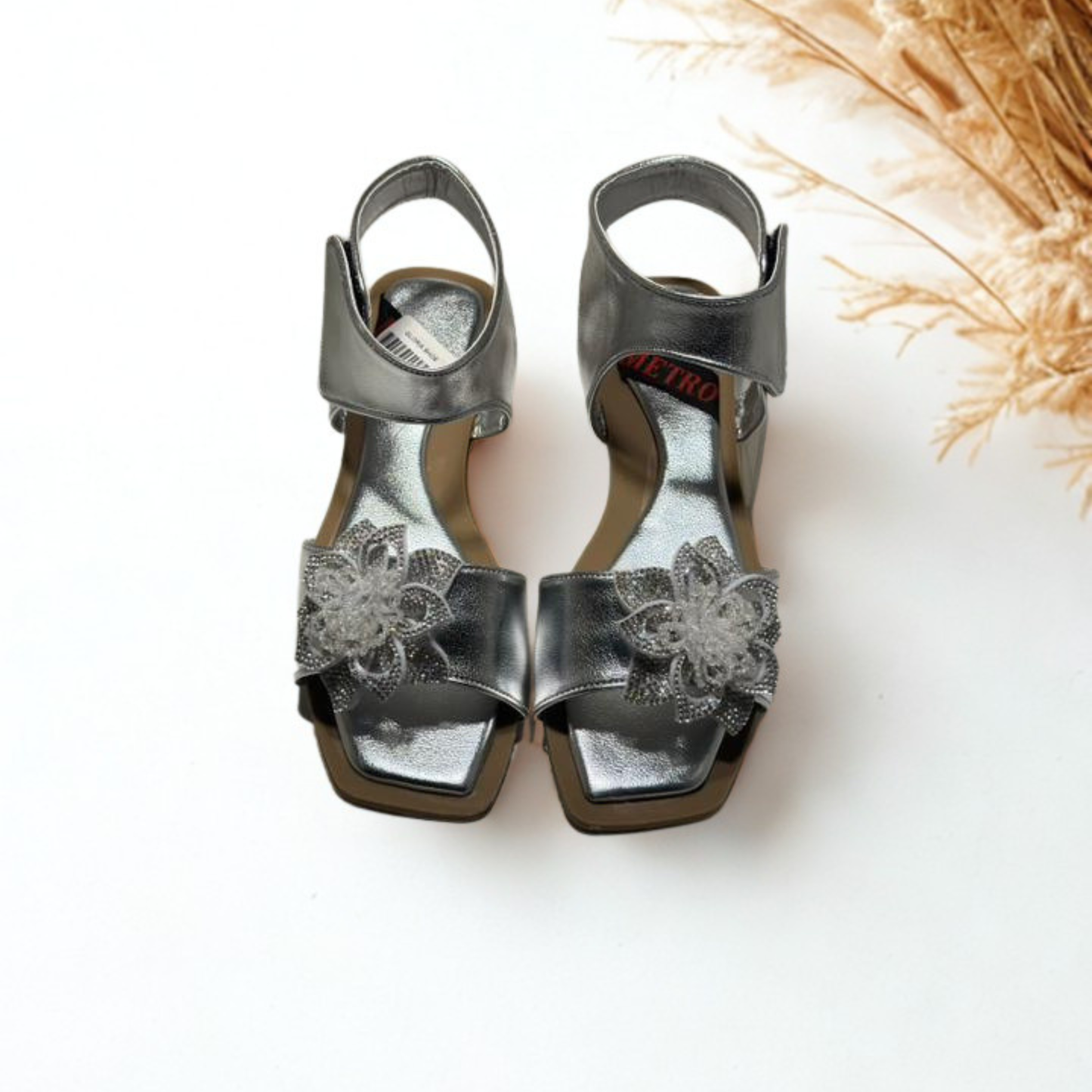 Brown Ankle Strap Sandals with Floral Embellishment – Elegant Women’s Casual Footwear