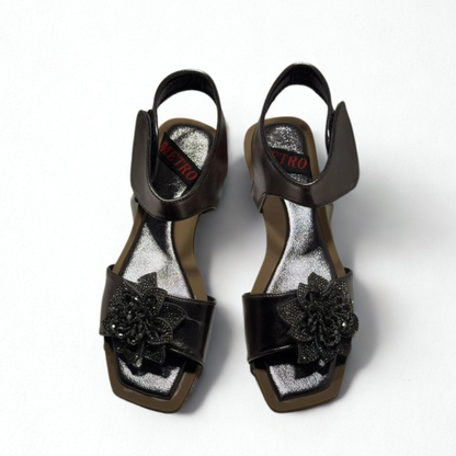 Brown Ankle Strap Sandals with Floral Embellishment – Elegant Women’s Casual Footwear