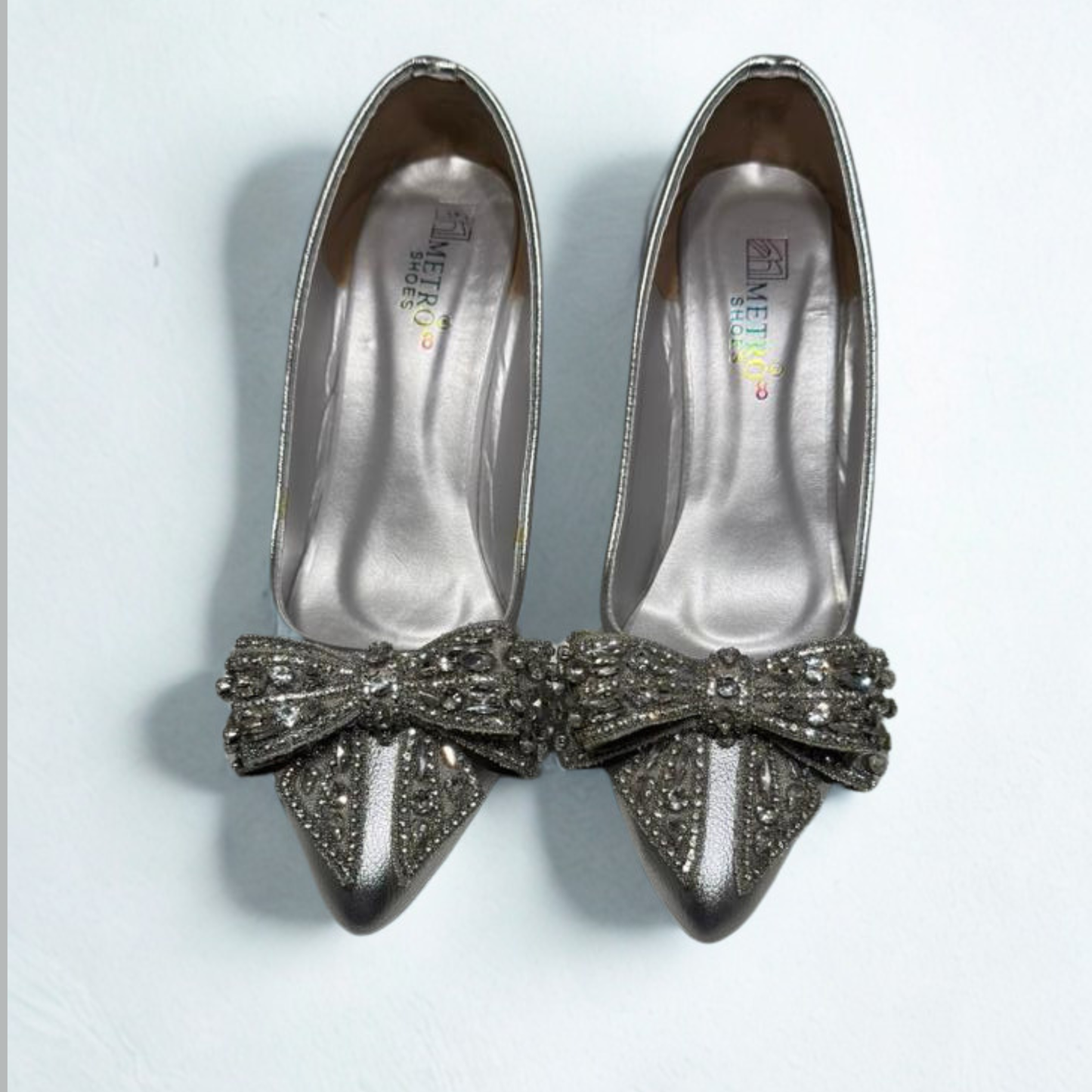 Elegant Gold Kitten Heel Pumps with Beaded Bow – Women’s Party & Wedding Shoes