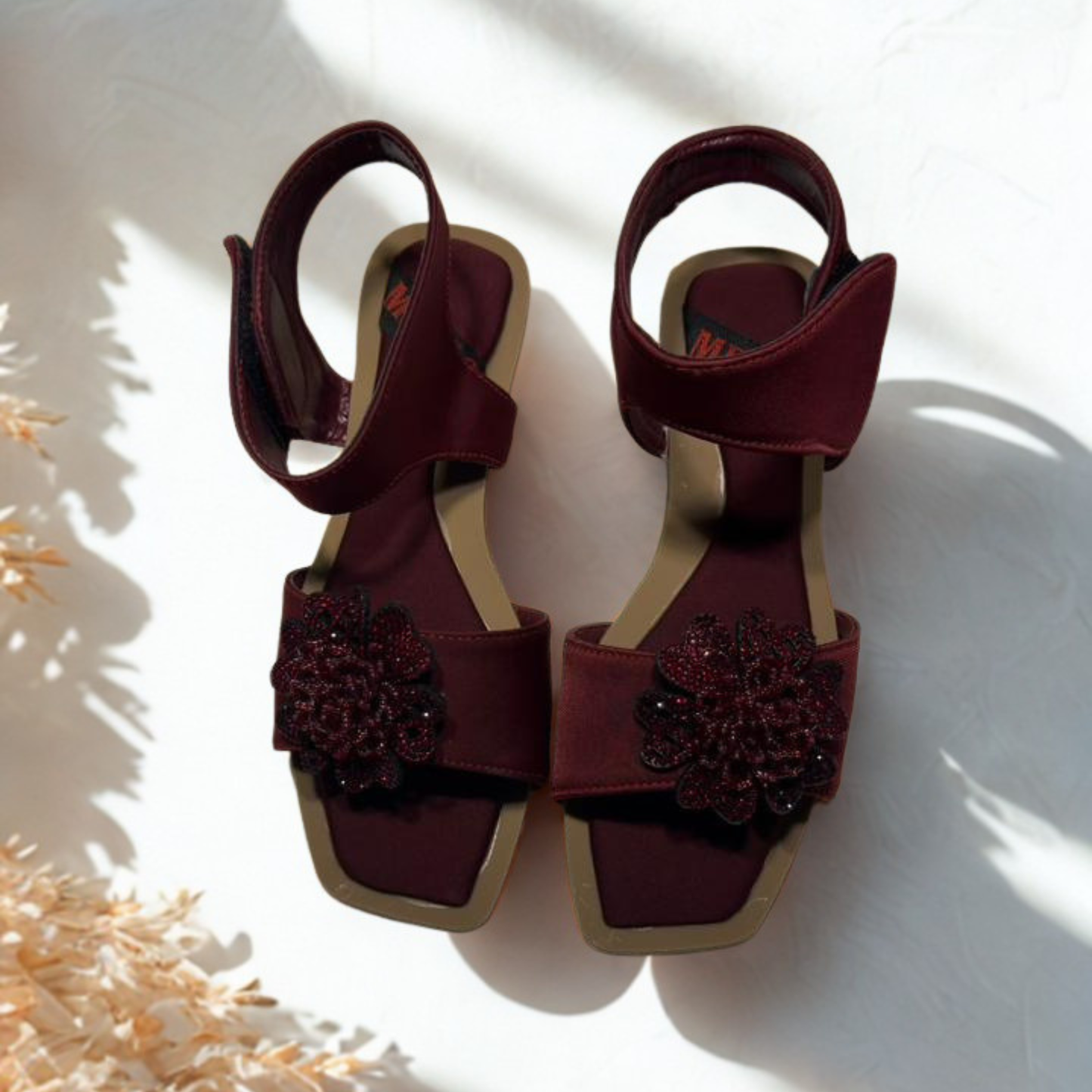 Brown Ankle Strap Sandals with Floral Embellishment – Elegant Women’s Casual Footwear